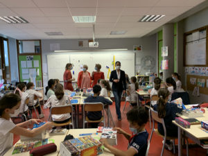 Remise de dictionnaires aux CM2