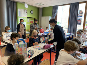 Remise de dictionnaires aux CM2