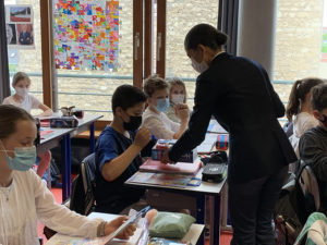 Remise de dictionnaires aux CM2